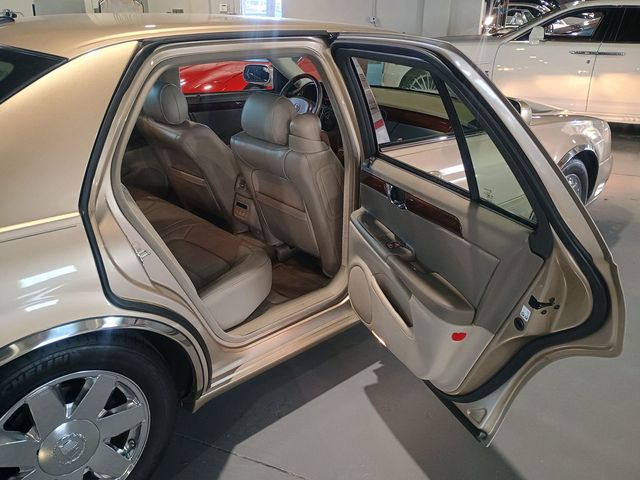 2005 Cadillac DeVille 4dr Sedan DTS Clean Carfax Florida Car - 22974277 - 32