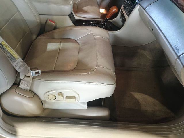 2005 Cadillac DeVille 4dr Sedan DTS Clean Carfax Florida Car - 22974277 - 35