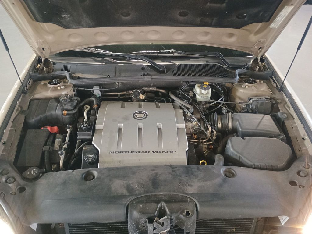 2005 Cadillac DeVille 4dr Sedan DTS Clean Carfax Florida Car - 22974277 - 40