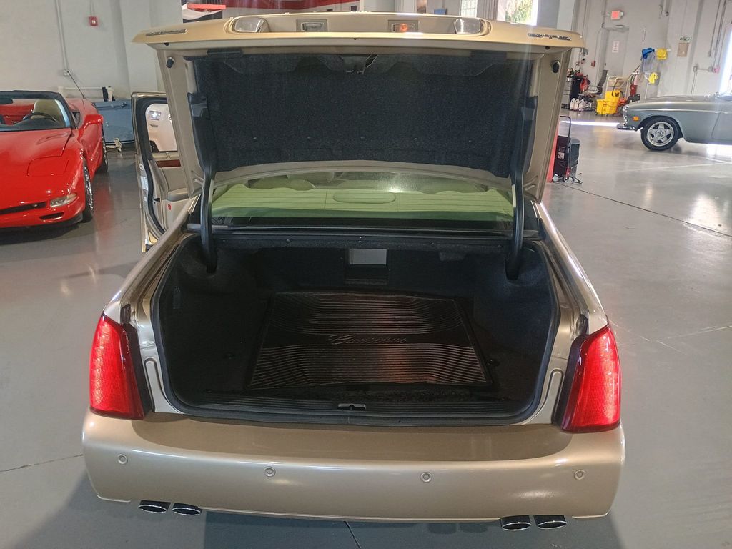 2005 Cadillac DeVille 4dr Sedan DTS Clean Carfax Florida Car - 22974277 - 43