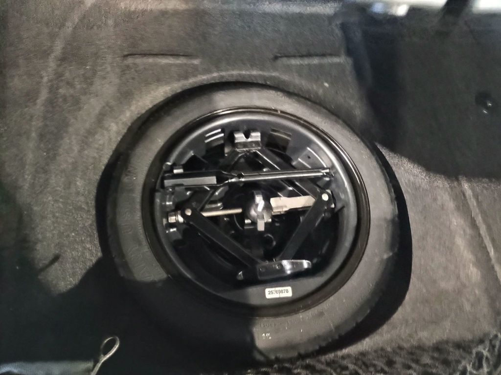 2005 Cadillac DeVille 4dr Sedan DTS Clean Carfax Florida Car - 22974277 - 45