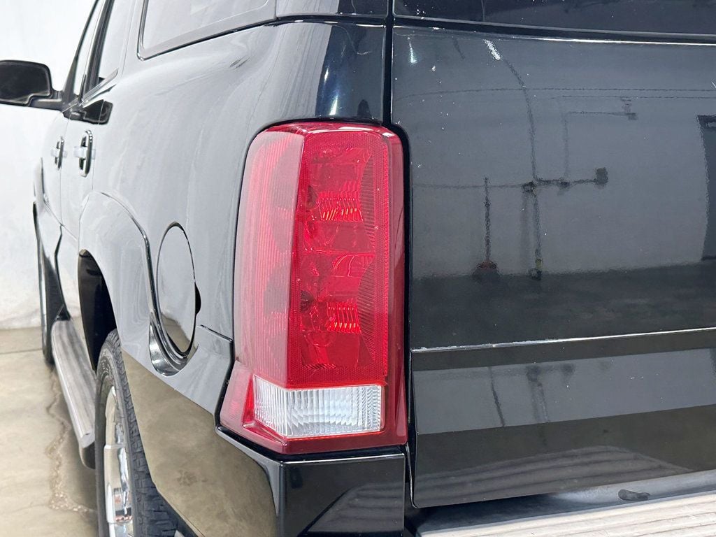 2005 Cadillac Escalade 4dr 2WD - 23053939 - 10