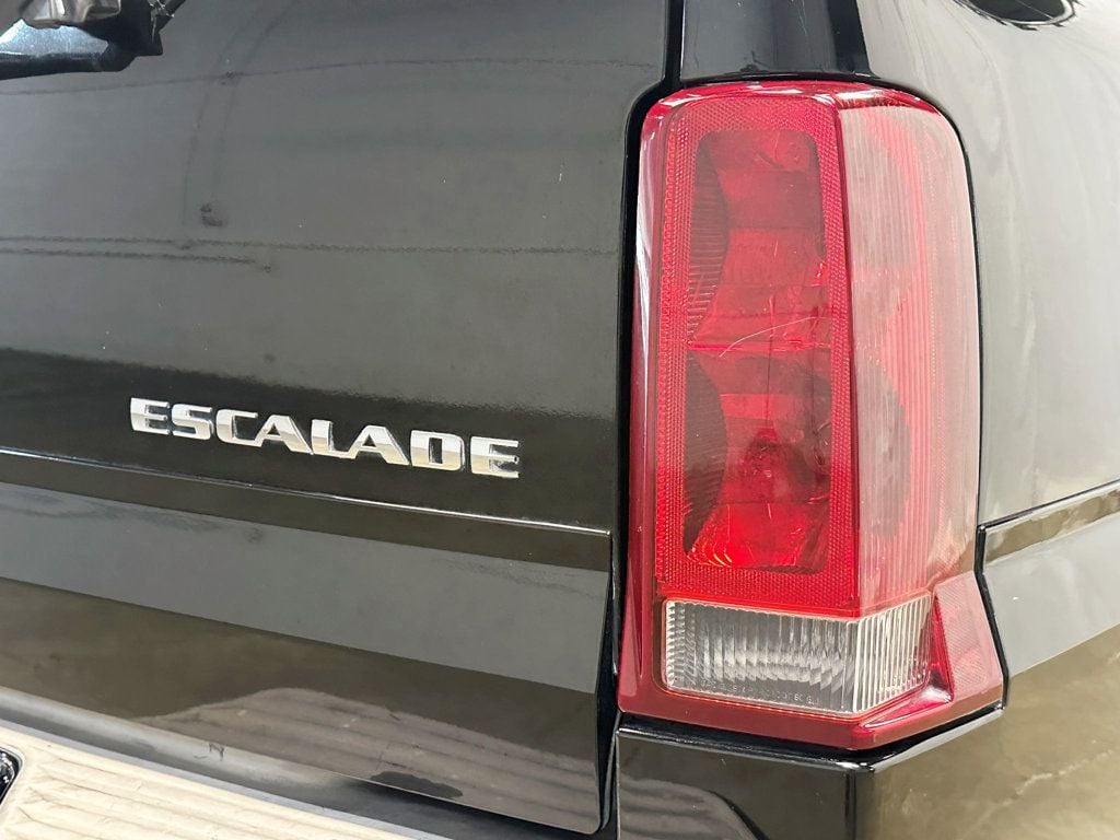 2005 Cadillac Escalade 4dr 2WD - 23053939 - 11
