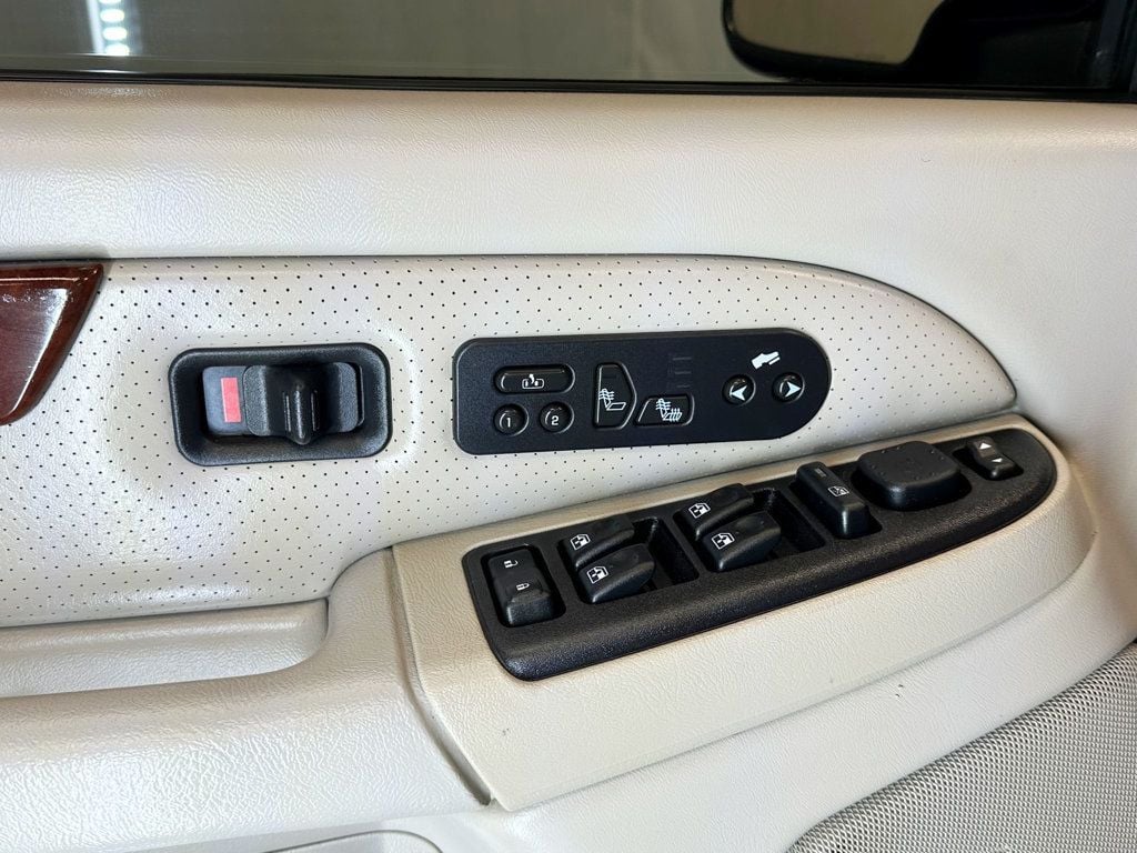 2005 Cadillac Escalade 4dr 2WD - 23053939 - 17