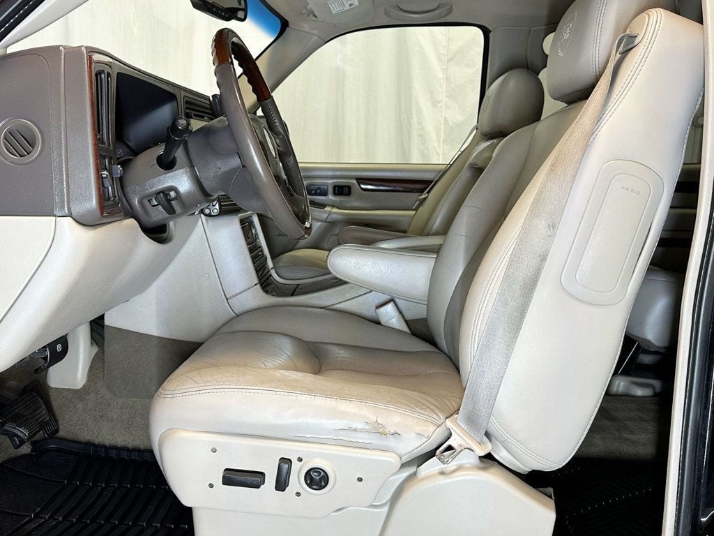 2005 Cadillac Escalade 4dr 2WD - 23053939 - 19