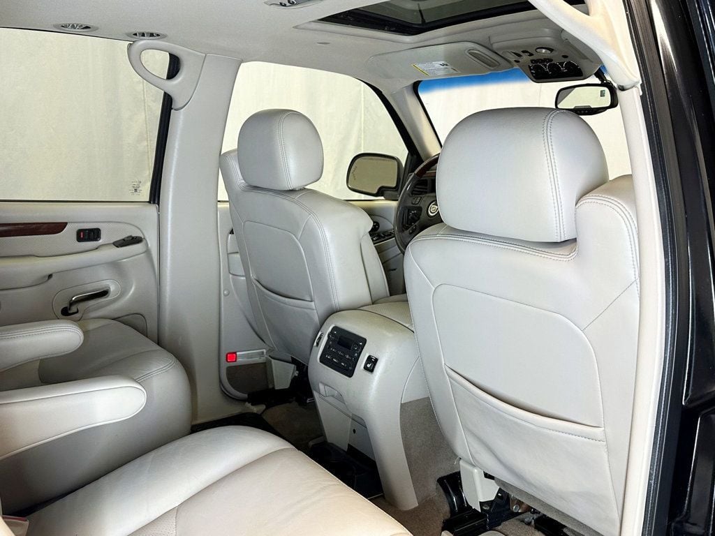 2005 Cadillac Escalade 4dr 2WD - 23053939 - 35