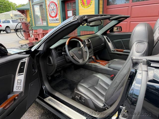 2005 Cadillac XLR 2dr Convertible - 23044769 - 23