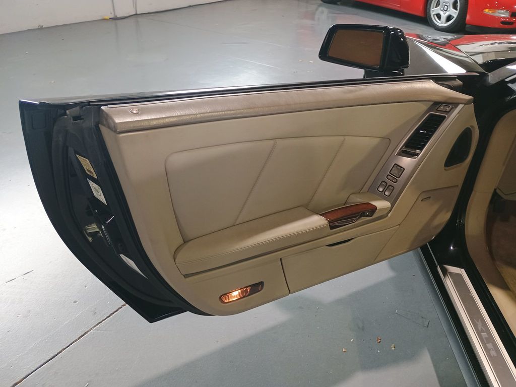 2005 Cadillac XLR 2dr Convertible Clean Carfax - 23081428 - 11