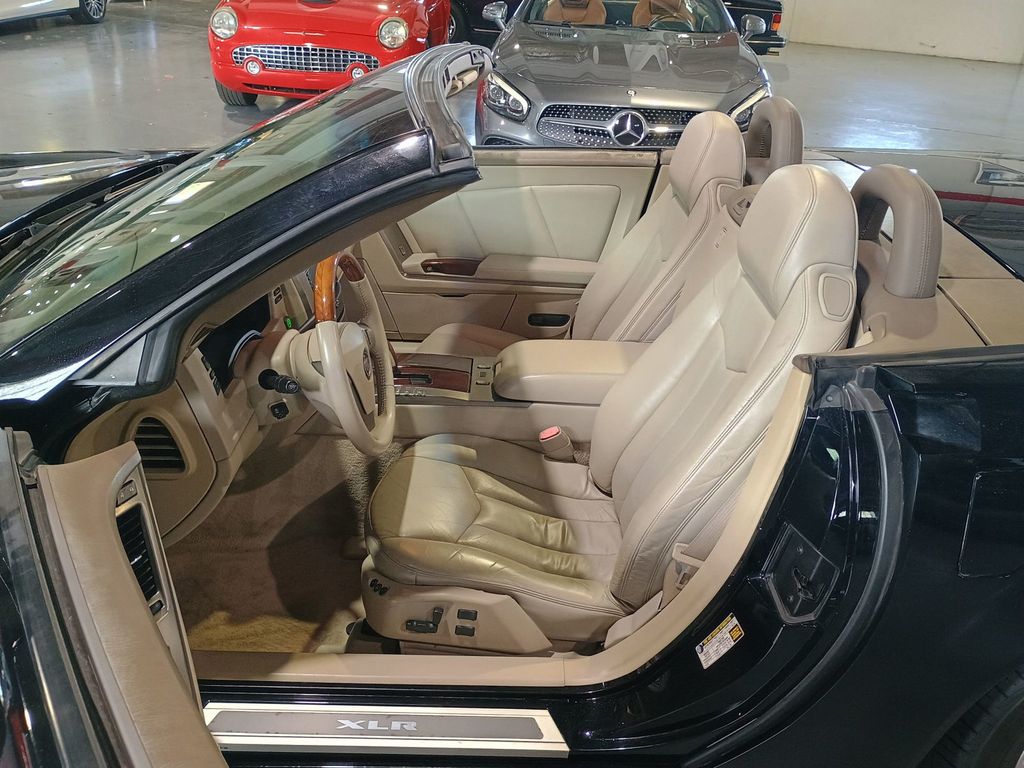 2005 Cadillac XLR 2dr Convertible Clean Carfax - 23081428 - 13