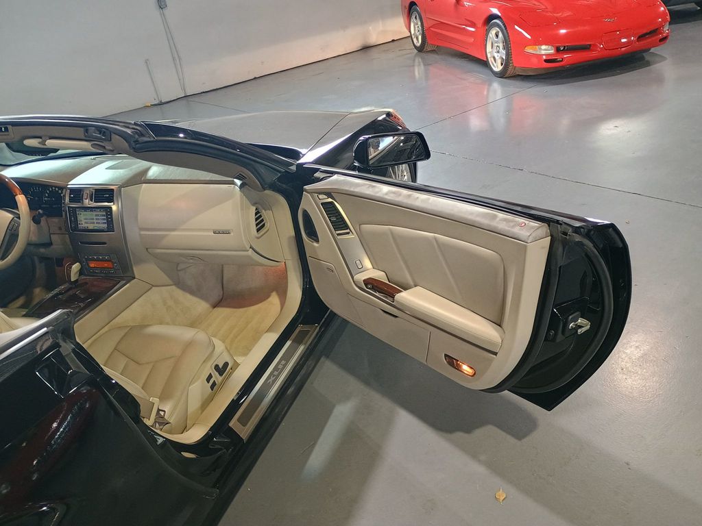 2005 Cadillac XLR 2dr Convertible Clean Carfax - 23081428 - 32