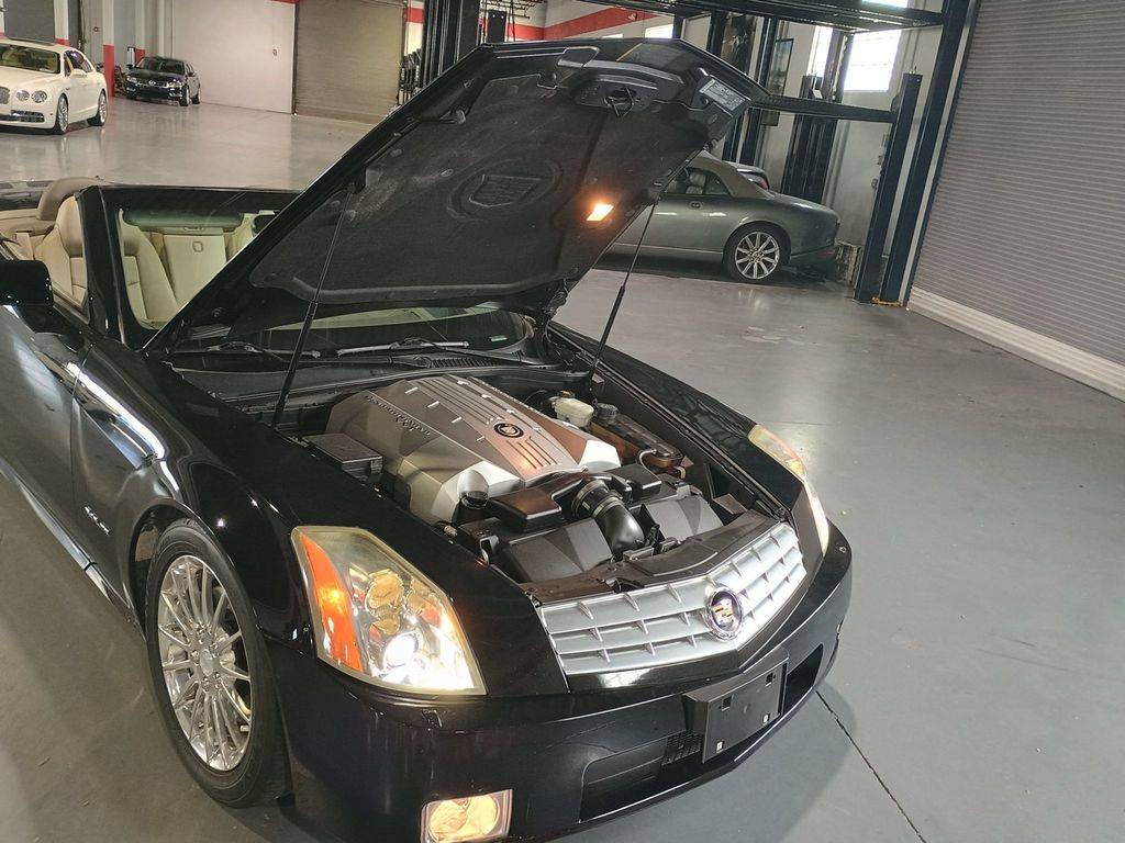 2005 Cadillac XLR 2dr Convertible Clean Carfax - 23081428 - 33