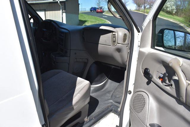 2005 Chevrolet Astro Cargo Van 111.2" WB RWD - 22360507 - 8