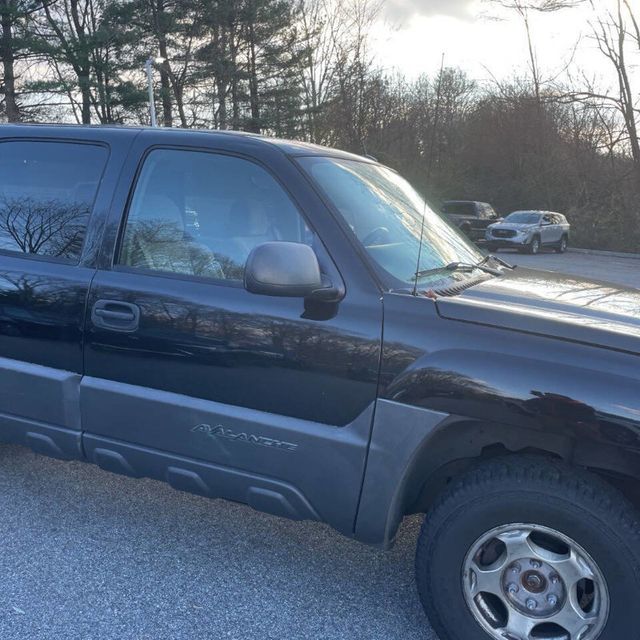 2005 Chevrolet Avalanche 1500 5dr Crew Cab 130" WB 4WD LS - 22958108 - 22