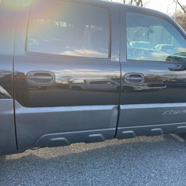 2005 Chevrolet Avalanche 1500 5dr Crew Cab 130" WB 4WD LS - 22958108 - 23