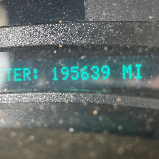 2005 Chevrolet Avalanche 1500 5dr Crew Cab 130" WB 4WD LS - 22958108 - 36