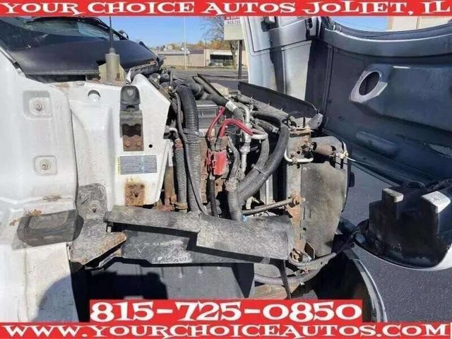 2005 Chevrolet C5500 4X2 2dr Regular Cab 166 259 in. WB - 22923356 - 10