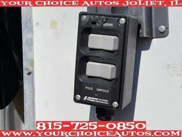 2005 Chevrolet C5500 4X2 2dr Regular Cab 166 259 in. WB - 22923356 - 14