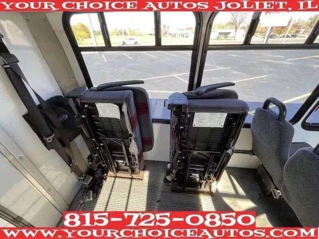 2005 Chevrolet C5500 4X2 2dr Regular Cab 166 259 in. WB - 22923356 - 23