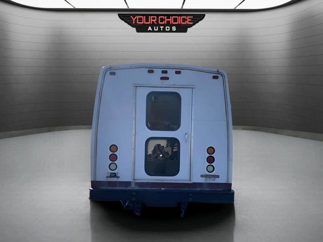 2005 Chevrolet C5500 4X2 2dr Regular Cab 166 259 in. WB - 22923356 - 5