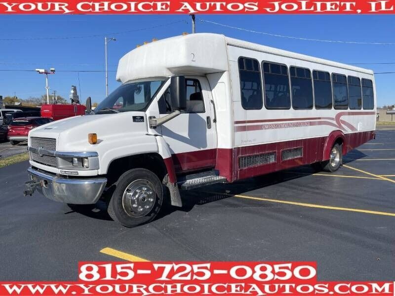 2005 Chevrolet C5500 HANDICAP WHEELCHAIR/MOBILITY BUS W/ HYDRAULIC LIFT - 22140879 - 1