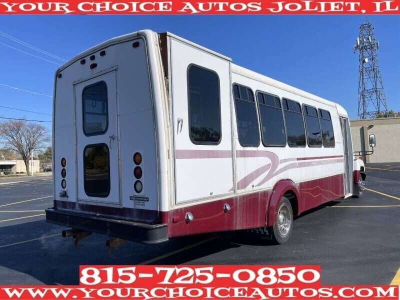 2005 Chevrolet C5500 HANDICAP WHEELCHAIR/MOBILITY BUS W/ HYDRAULIC LIFT - 22140879 - 6