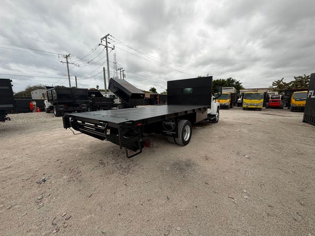 2005 Chevrolet C5500 Flatbed With Liftgate  - 22975081 - 4