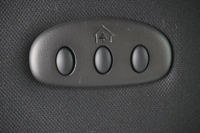 2005 Chevrolet Corvette 2dr Convertible - 22987063 - 24