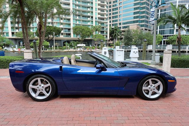 2005 Chevrolet Corvette 2dr Convertible - 23090733 - 24