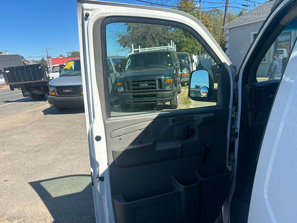 2005 Chevrolet Express Cargo Van REEFER VAN - 22637280 - 27