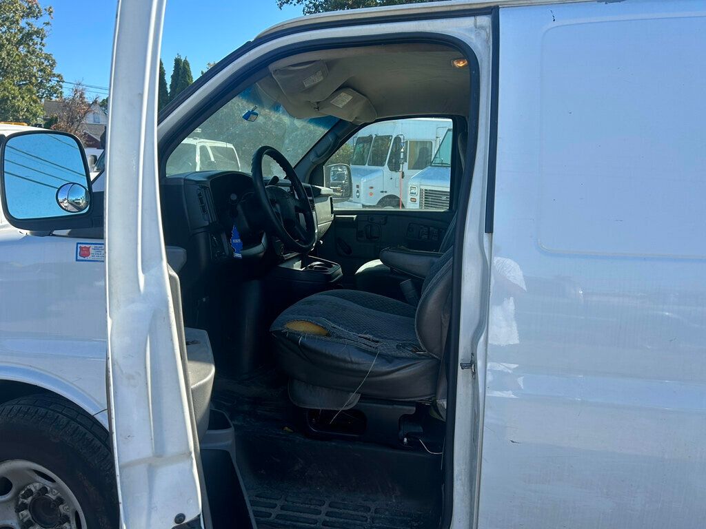 2005 Chevrolet Express Cargo Van REEFER VAN - 22637280 - 28