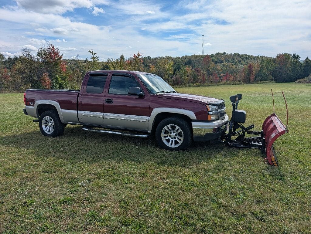 2005 Chevrolet Silverado 1500 Z71 OFFROAD 4X4 W/ PLOW - 23084478 - 1