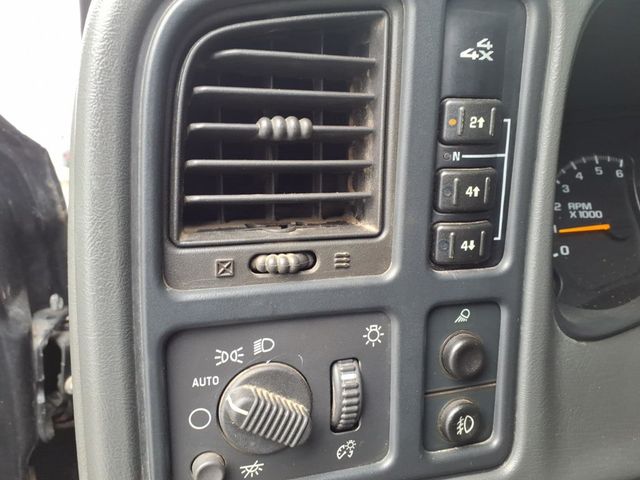 2005 Chevrolet Silverado 2500HD LS Pickup 4D 6 1/2 ft - 22992648 - 9