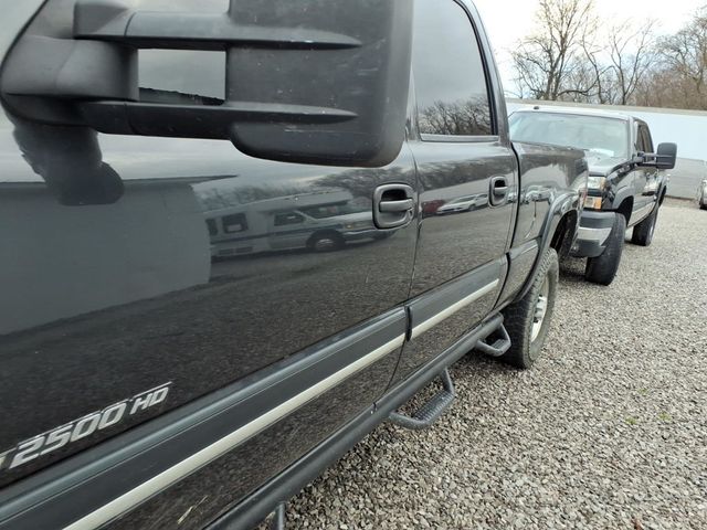 2005 Chevrolet Silverado 2500HD LS Pickup 4D 6 1/2 ft - 22992648 - 4