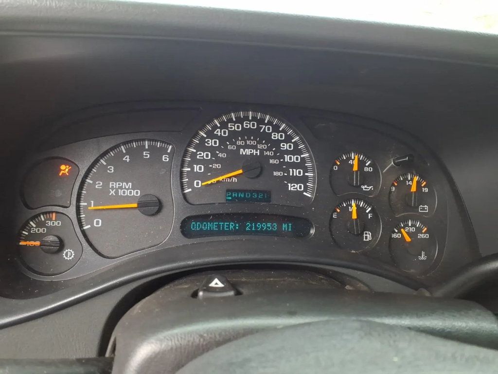 2005 Chevrolet Silverado 2500HD LS Pickup 4D 6 1/2 ft - 23017163 - 7