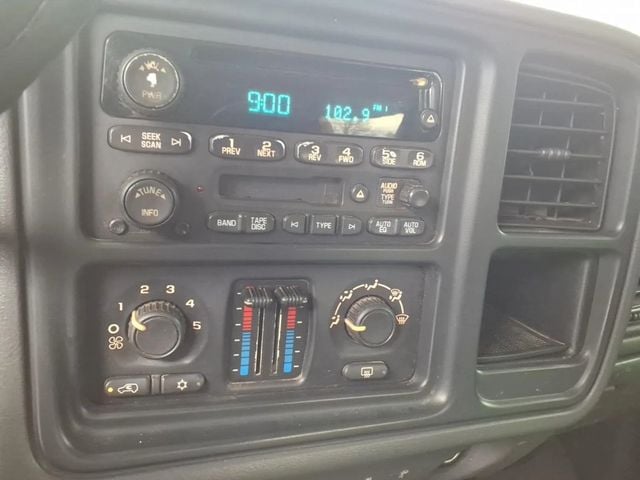 2005 Chevrolet Silverado 2500HD LS Pickup 4D 6 1/2 ft - 23017163 - 8