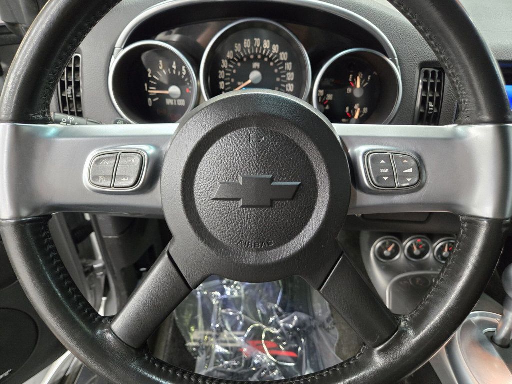 2005 Chevrolet SSR Reg Cab 116.0" WB LS - 22942602 - 11