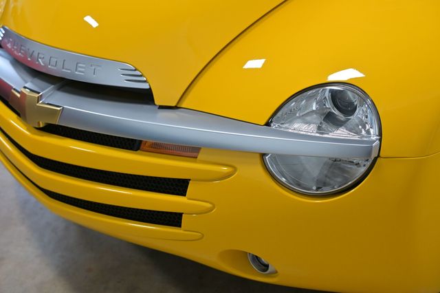 2005 Chevrolet SSR Reg Cab 116.0" WB LS - 23030437 - 3