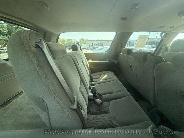 2005 Chevrolet Suburban  - 23084544 - 11