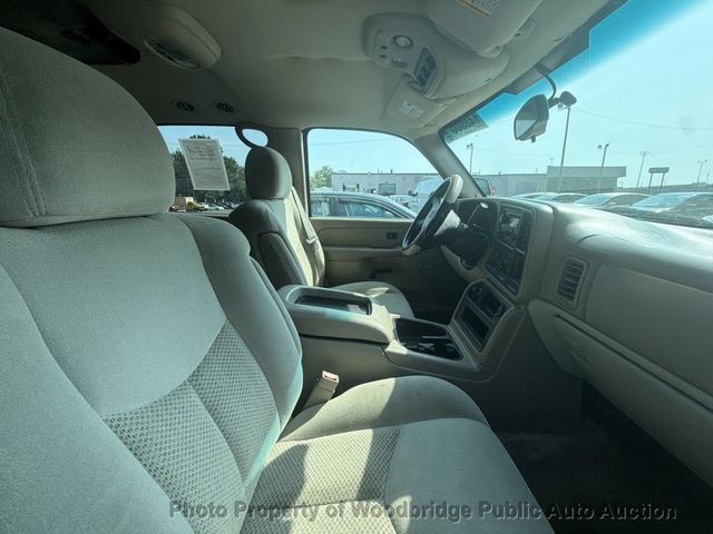 2005 Chevrolet Suburban  - 23084544 - 13