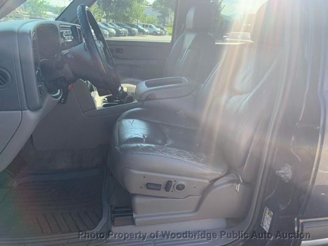 2005 Chevrolet Suburban 4dr 1500 4WD LT - 23058586 - 6