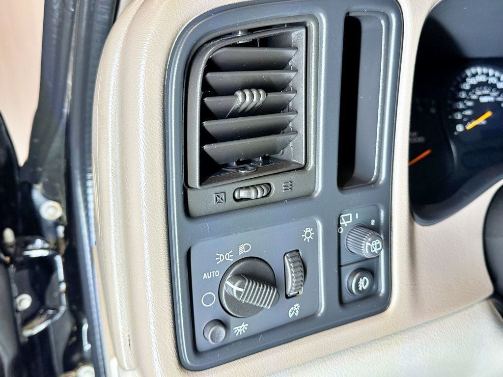2005 Chevrolet Suburban 4dr 1500 LS - 23036898 - 32