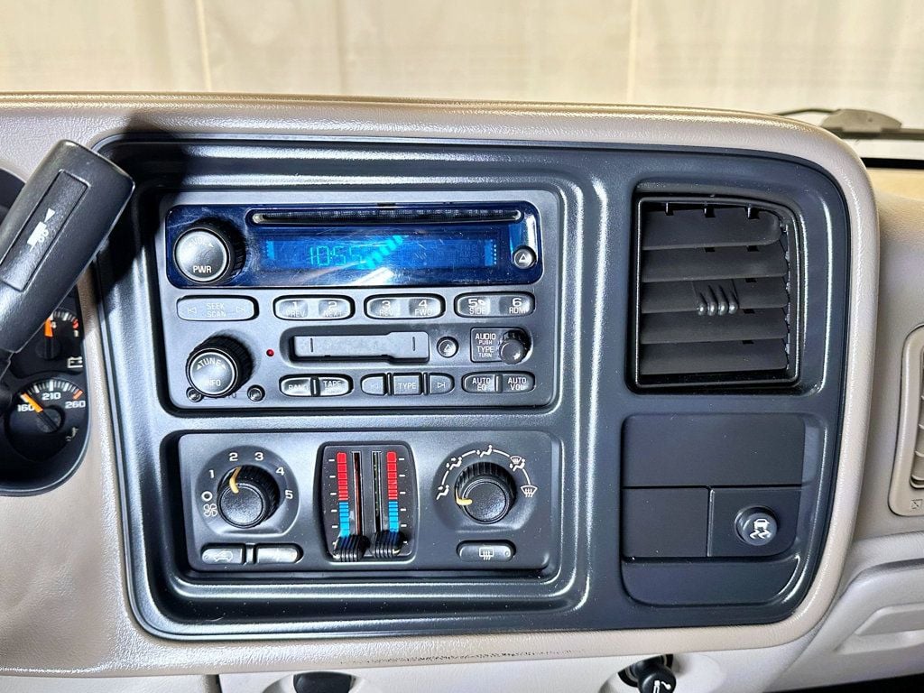 2005 Chevrolet Suburban 4dr 1500 LS - 23036898 - 39