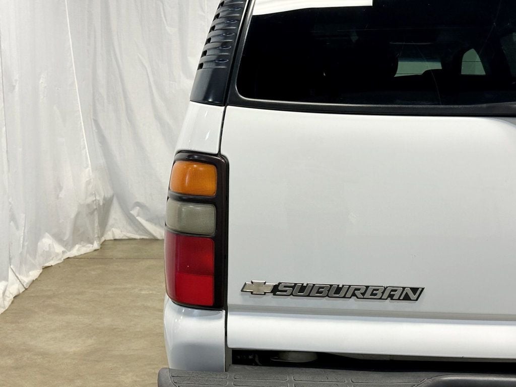 2005 Chevrolet Suburban 4dr 1500 Z71 - 23041156 - 10
