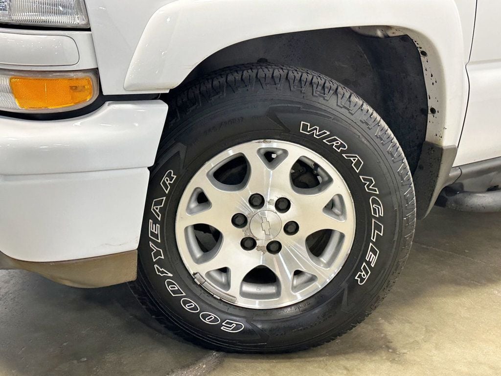 2005 Chevrolet Suburban 4dr 1500 Z71 - 23041156 - 12