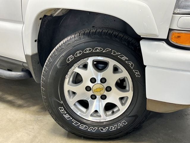 2005 Chevrolet Suburban 4dr 1500 Z71 - 23041156 - 13