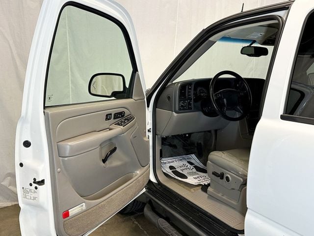 2005 Chevrolet Suburban 4dr 1500 Z71 - 23041156 - 15