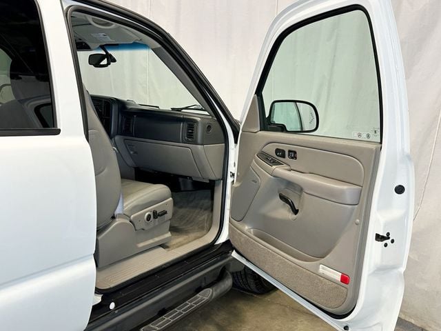 2005 Chevrolet Suburban 4dr 1500 Z71 - 23041156 - 16
