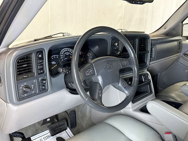 2005 Chevrolet Suburban 4dr 1500 Z71 - 23041156 - 23