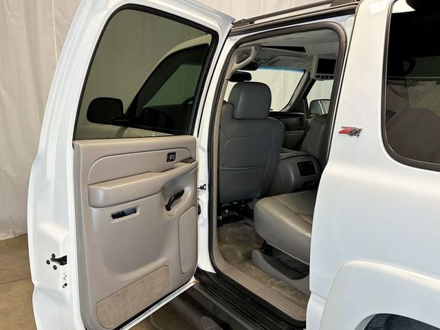 2005 Chevrolet Suburban 4dr 1500 Z71 - 23041156 - 32