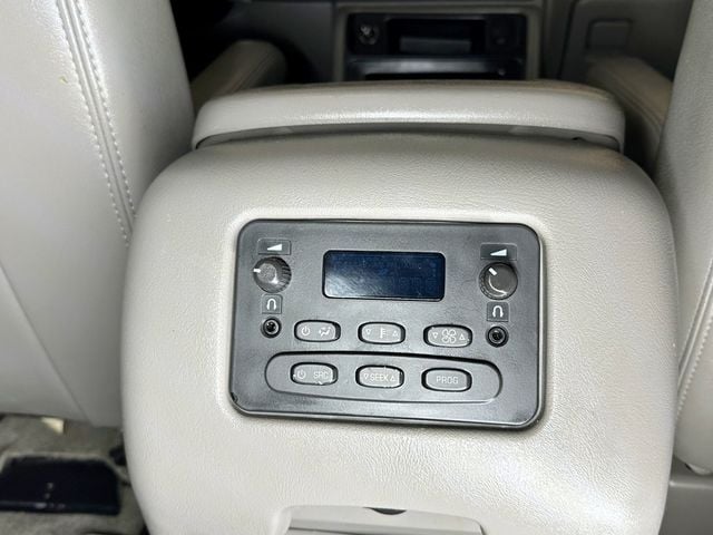 2005 Chevrolet Suburban 4dr 1500 Z71 - 23041156 - 38